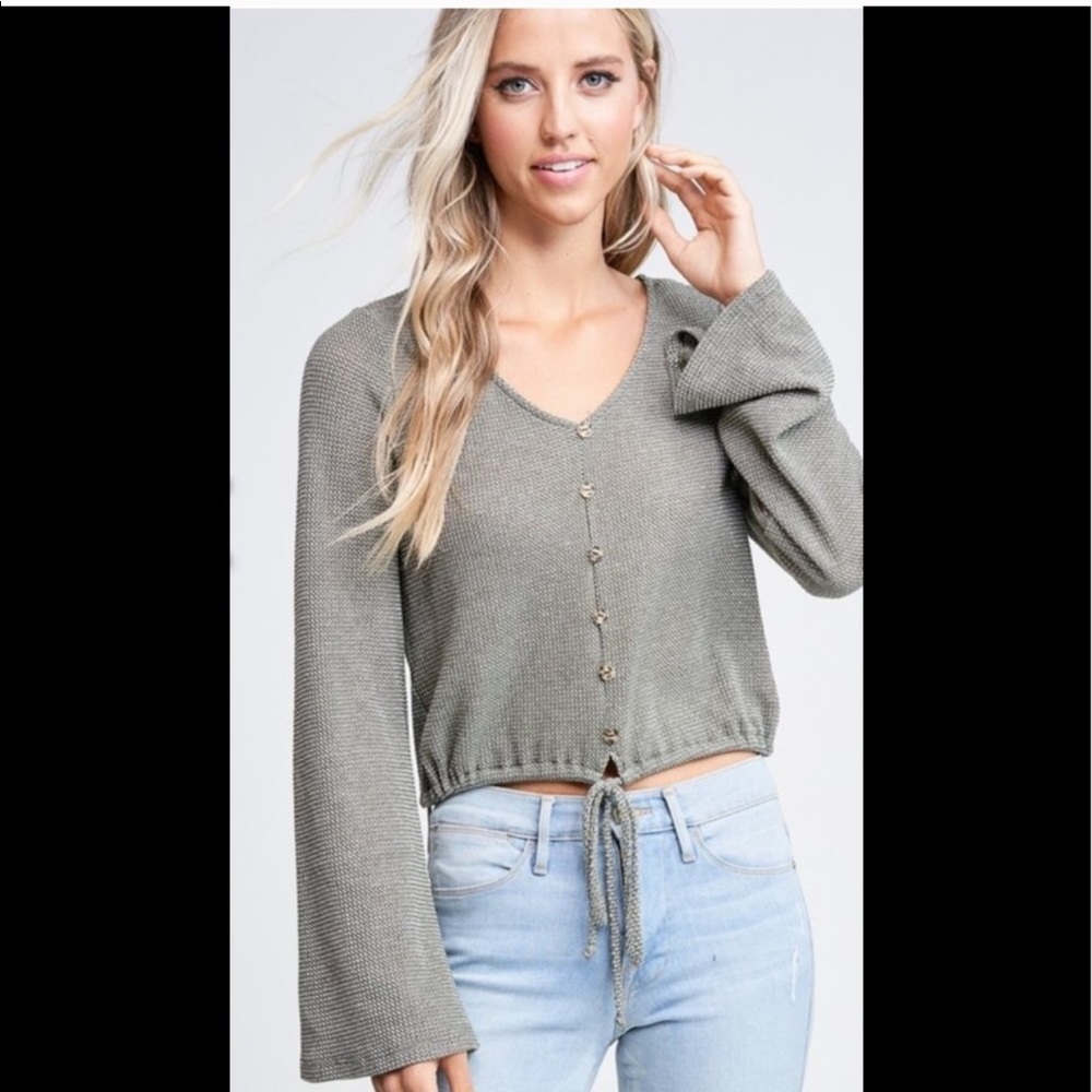 ❤️olive bell sleeve top - Picture 2 of 8